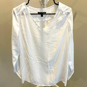 Women’s Banana Republic top (size small)